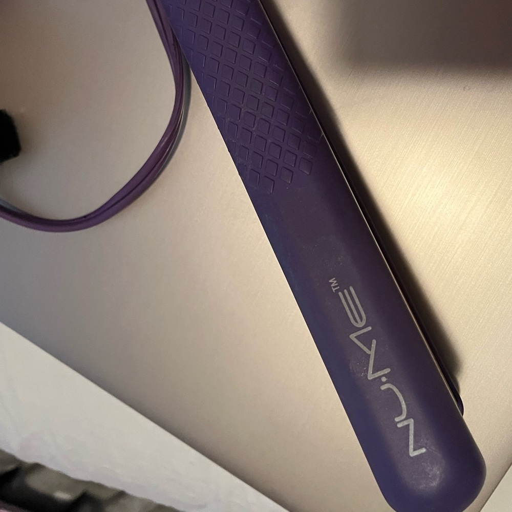 NuME Purple Silhouette Hair Straightener